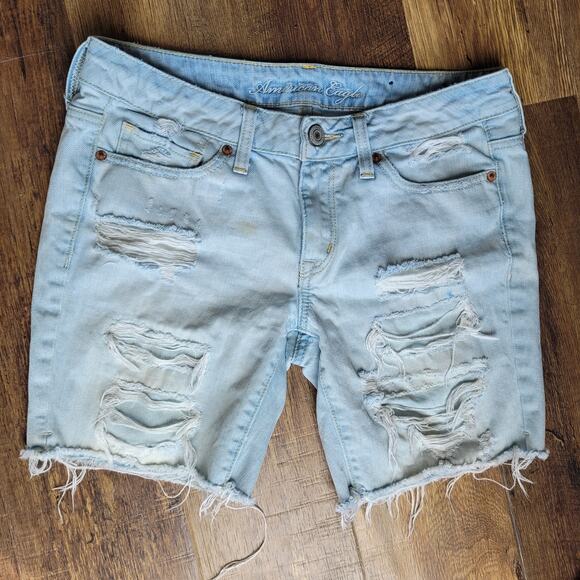 American Eagle Women Size 4 Jean Shorts 6inch Inseam Light Wash Destroyed Denim - Picture 1 of 10